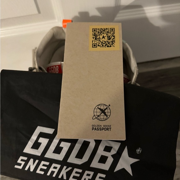 White Golden Goose Mid Star Size 6 - Picture 3 of 10